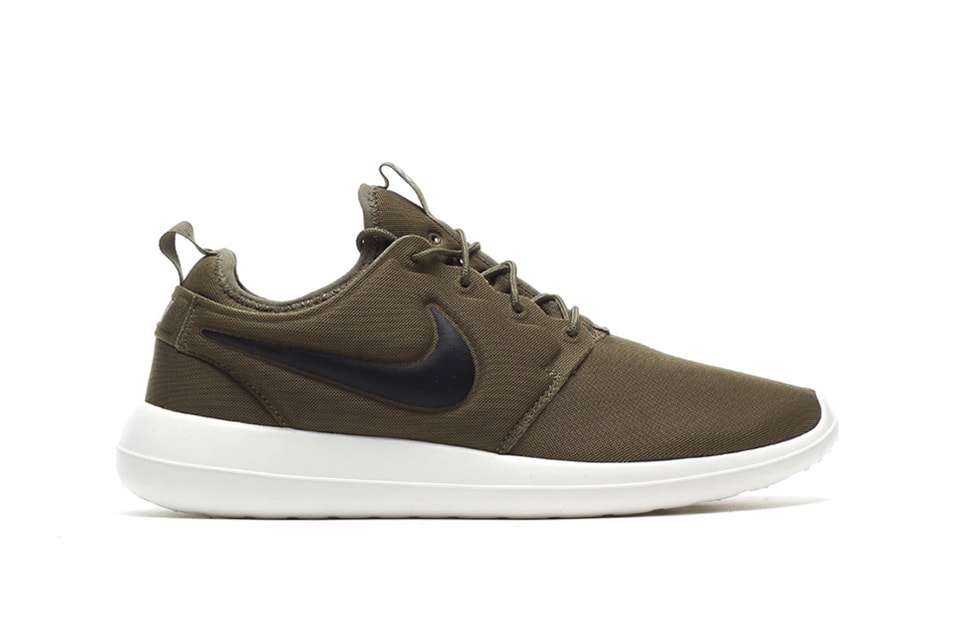 nike roshe 2 white