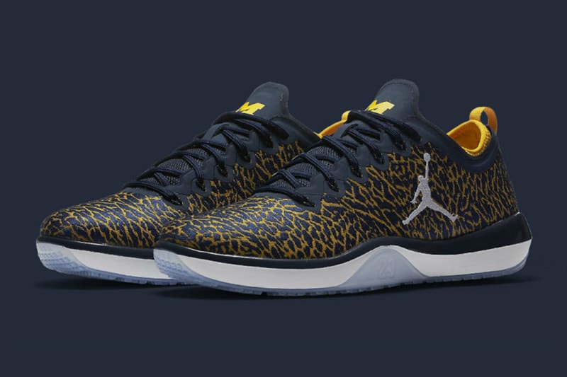 jordan university of michigan football trainer 2 flyknit training shoes