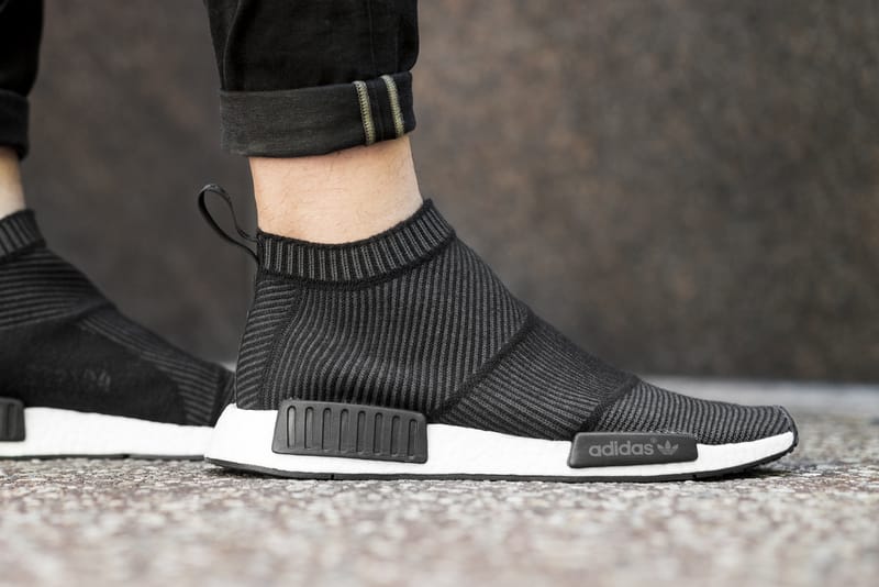 Adidas nmd store sock black