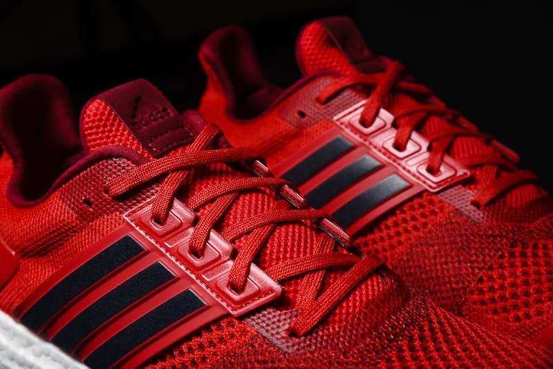 Ultra boost 2025 st ray red