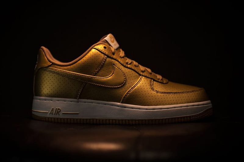 nike air force 1 low metallic gold