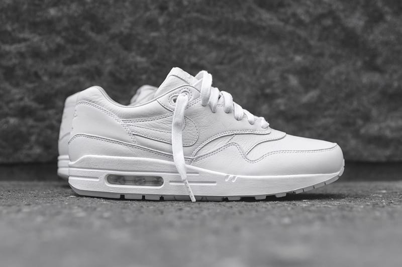 Air max hot sale one pinnacle