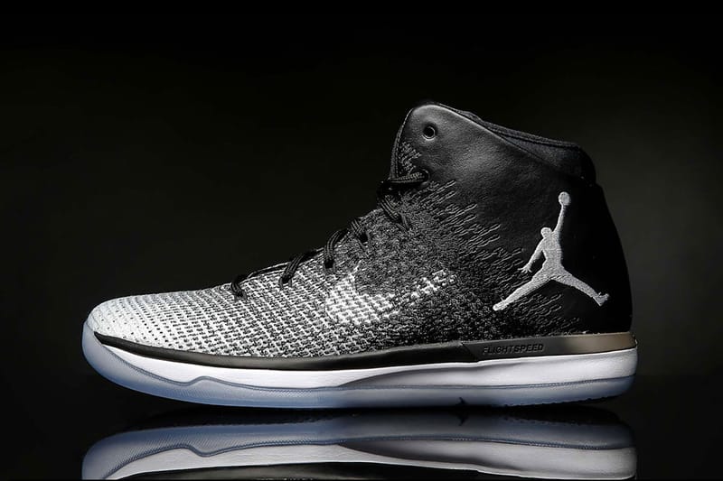 Black and store white jordan 31