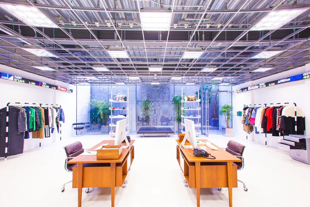 Virgil Abloh's “SOMETHING & ASSOCIATES” c/o Off-White™ TOKYO Virgil Abloh's “SOMETHING & ASSOCIATES” c/o Off-White™ TOKYO