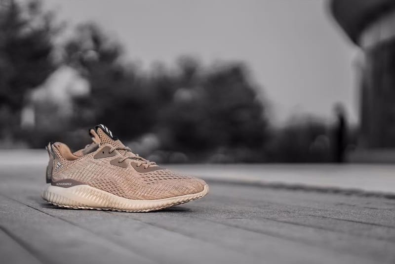 Alphabounce white outlet with black dots