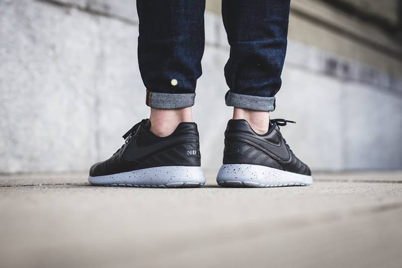 Roshe hotsell black leather