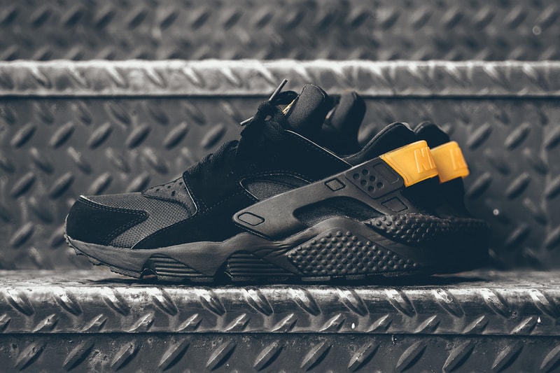 nike huarache black gold