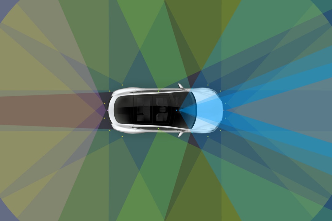 Tesla объявляет о выпуске автономного вождения 5-го уровня
