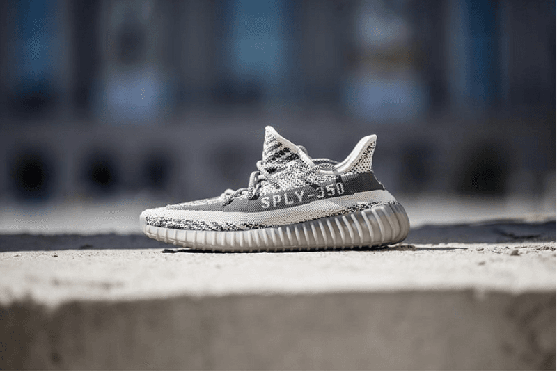 Yeezy Boost 350 V2 グレー/ホワイト イージーブースト 350 V2(YEEZY BOOST 350 V2)/イージー 人気の
