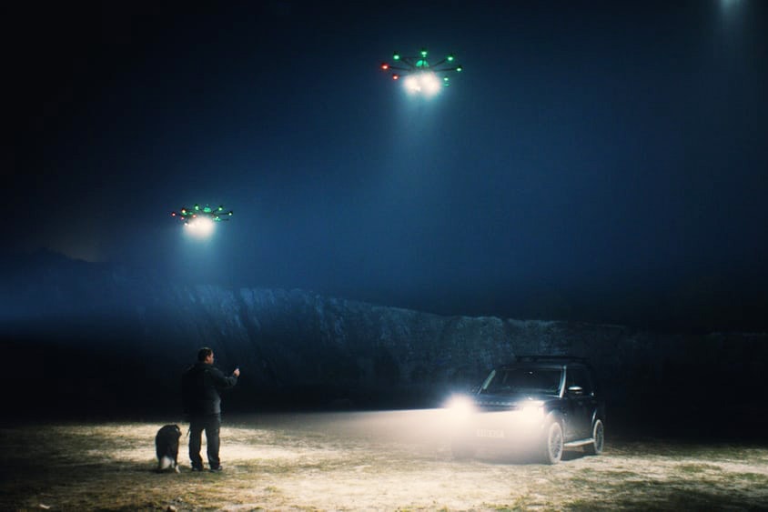 В будущем эти дроны будут действовать как летающие уличные фонари на темных дорогах