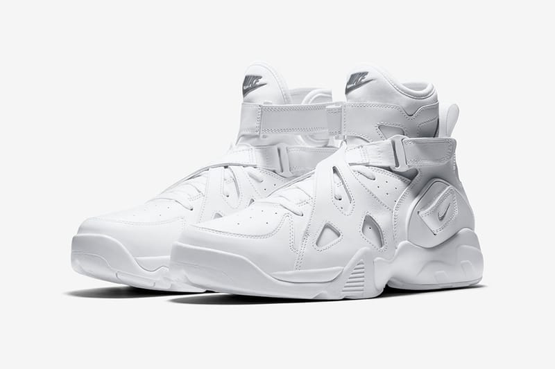 Nike air unlimited triple sale white