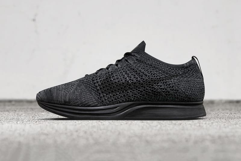 Nike flyknit racer 2025 triple black midnight