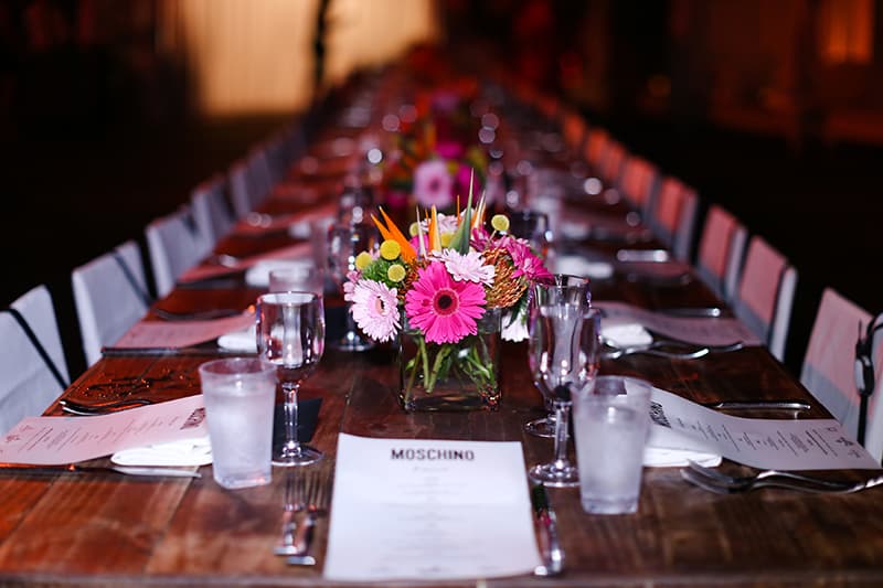Moschino Hosts a '60sInspired Dinner Party for Art Basel Hypebeast(02)