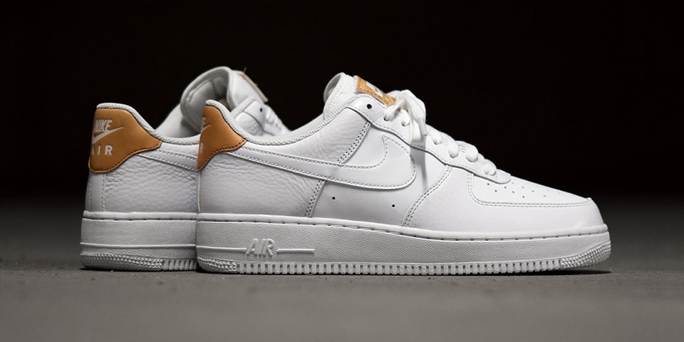 white air force 1 tan bottom