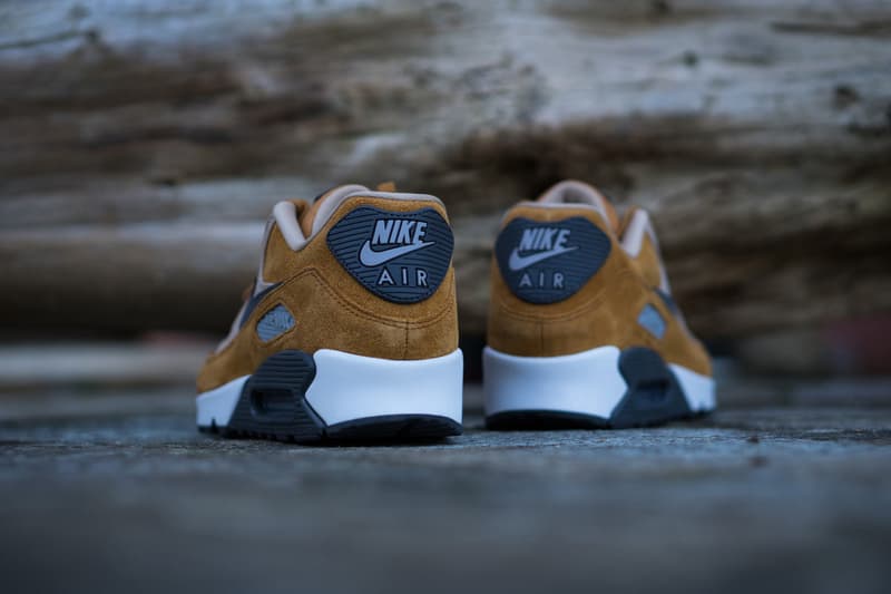nike air max desert ochre