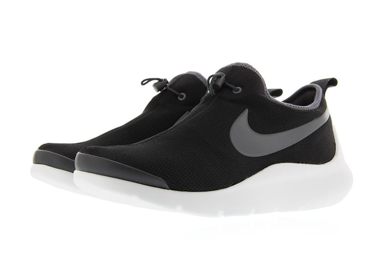 Nike aptare all store black