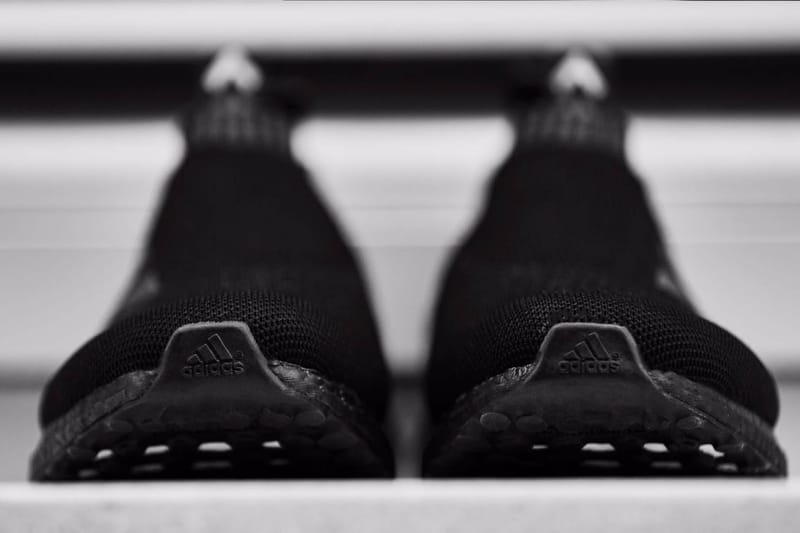 Ultra boost laceless triple black clearance review