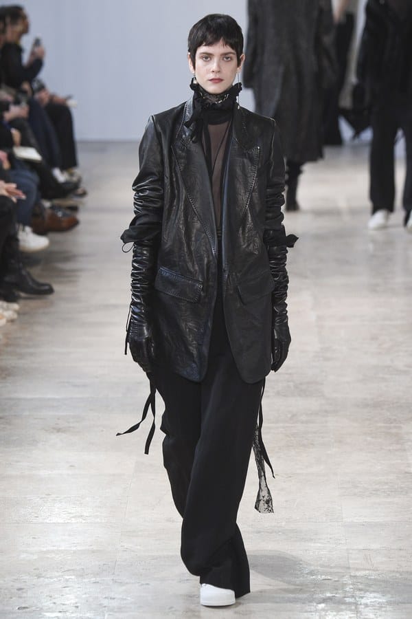 Ann Demeulemeester 2017 fall/winter Collection Paris Fashion Week