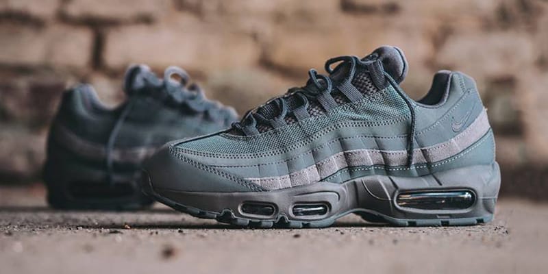 Air max 95 2024 essential on feet