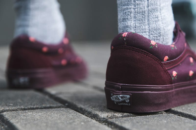 Burgundy hot sale check vans