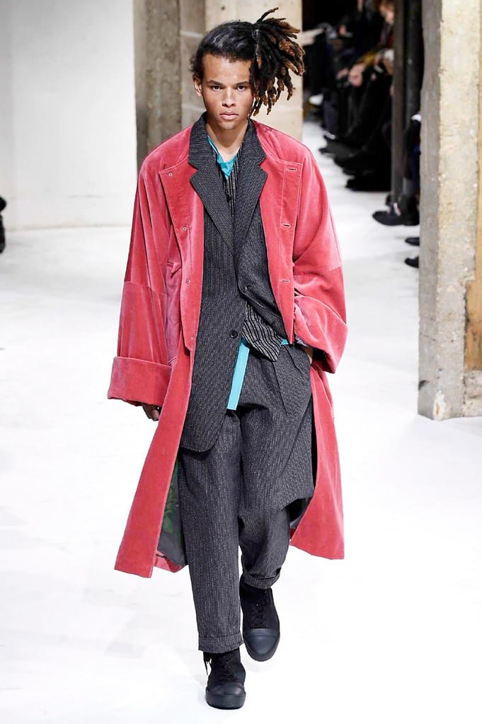 シャツ yohji yamamoto 2017 FALL/WINTER 17AW Yohji Yamamoto 2017 Fall/Winter Collection | Hypebeast