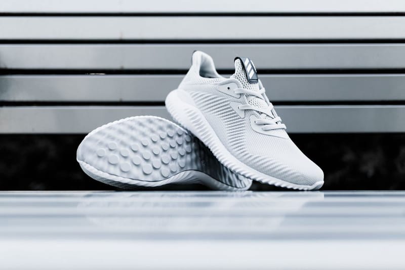 Adidas alphabounce 2024 white shoes