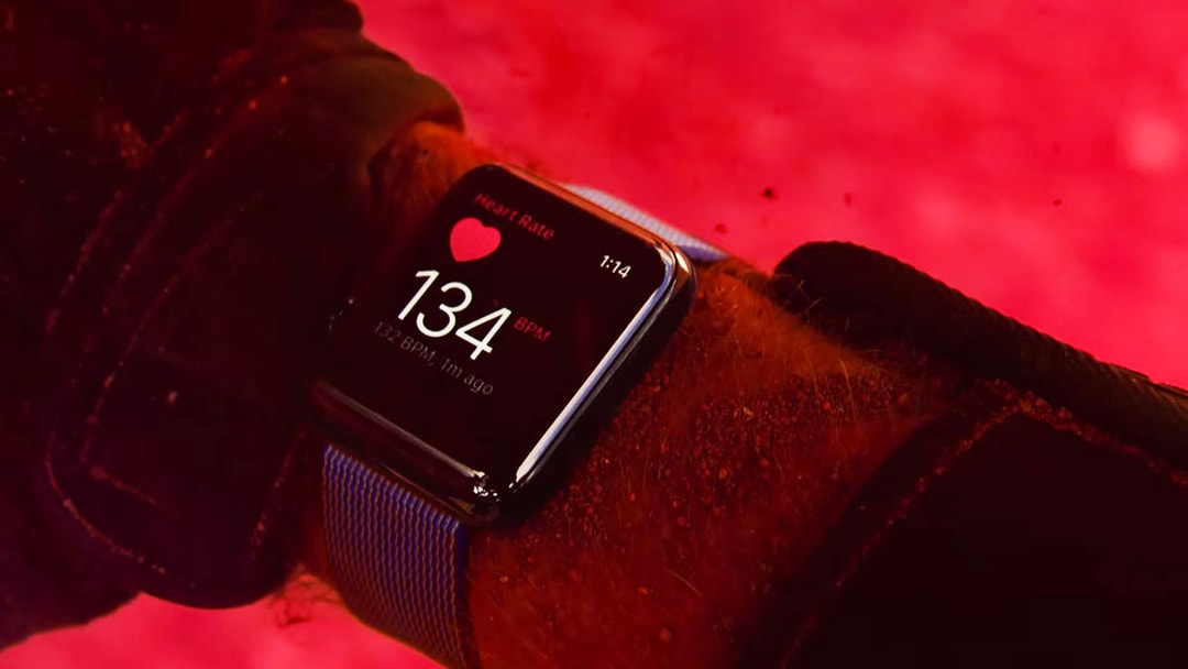 Рекламный ролик Apple Watch Series 2 «Live Bright» — это исследование цветов