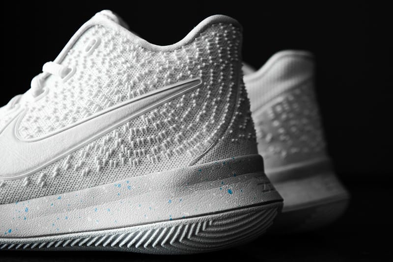 Kyrie 2 outlet light bone