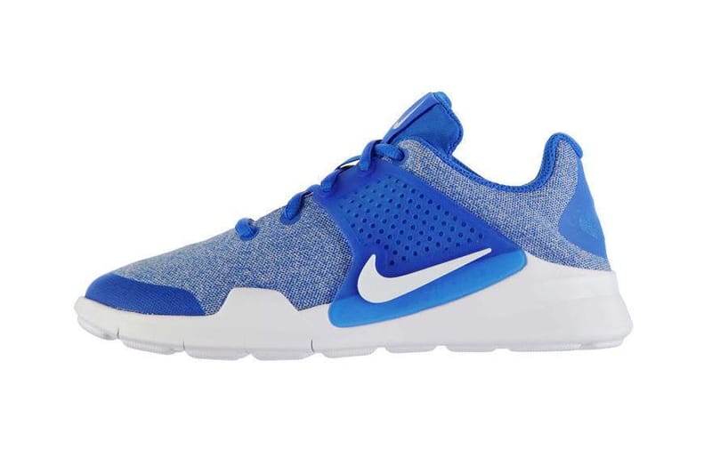 Nike on sale arrowz blue