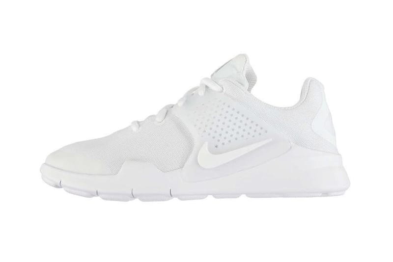 Nike arrowz shop sports direct