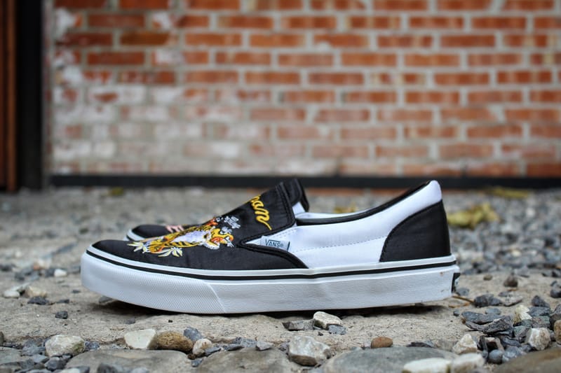 Japanese vans shop slip on