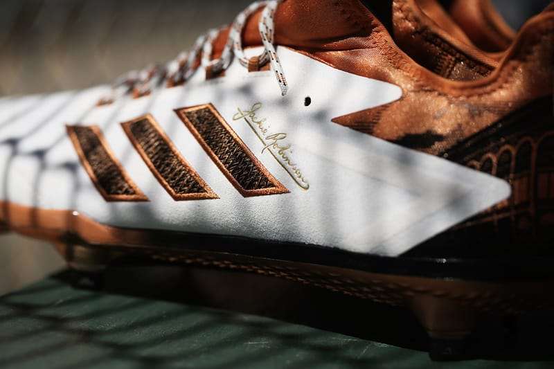 Jackie robinson deals adidas cleats