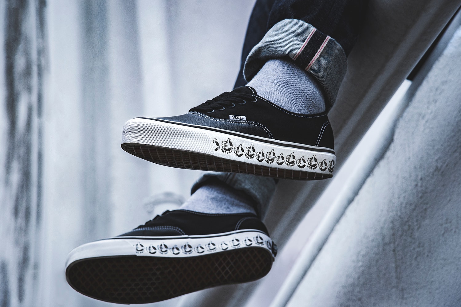 black vans converse