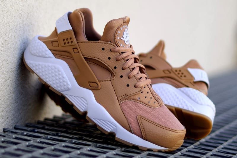 Nike air huarache 2017 best sale womens gold