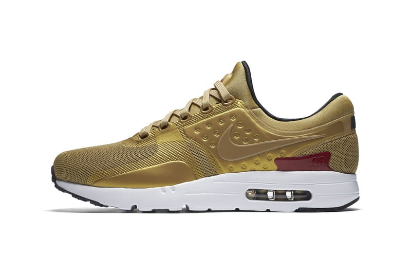 Air max zero shop gold on feet