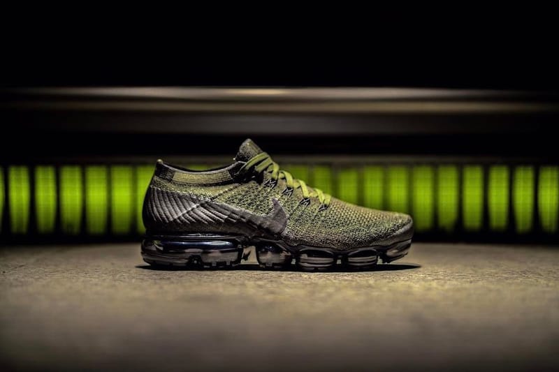 Vapormax militare on sale