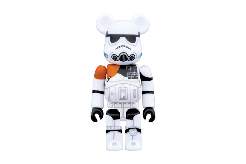 MEDICOMTOY BE@RBRICK STORMTROOPER CHROME Ver 400% EXHIBITION