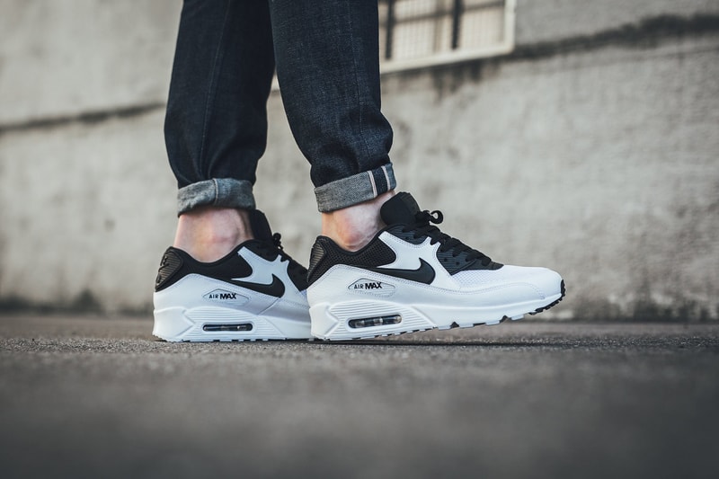 air max 90 essential black and white