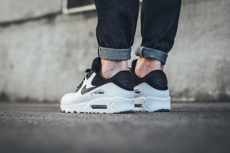 Nike Air Max 90 Essential Black and White Hypebeast