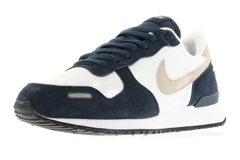 Nike air vortex hot sale navy orange