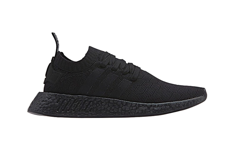 nmd r2 triple black mens