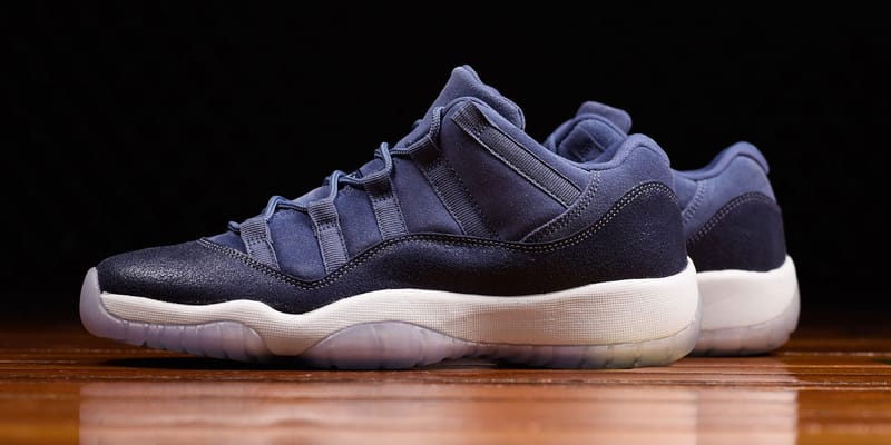 Jordan 11 low blue moon online