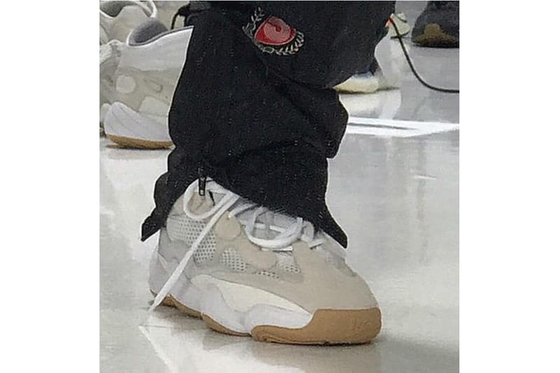 Adidas yeezy 2025 season 6 runner