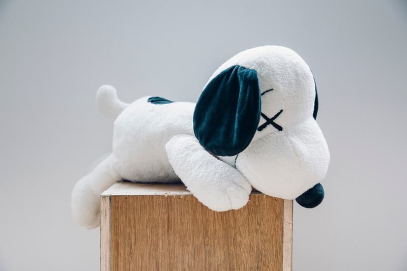 kaws x peanuts toy