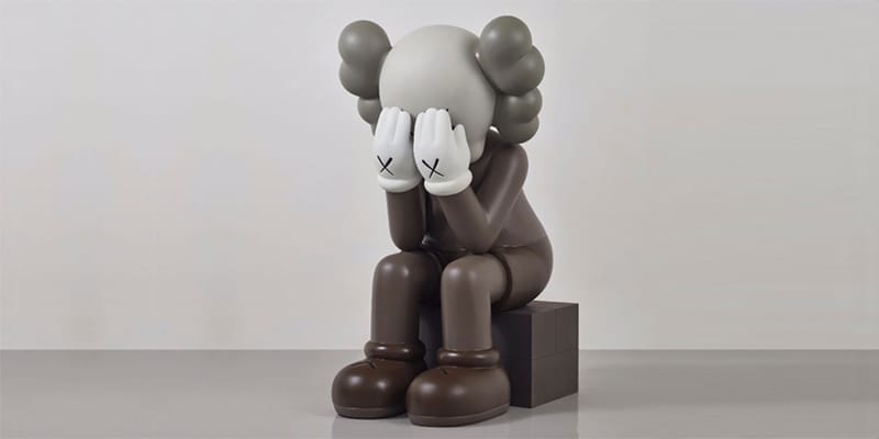その他 KAWS PASSING THROUGH BROWN 28cm 8 inch With Cardboard Box Gray Passing Through Kaws Figure