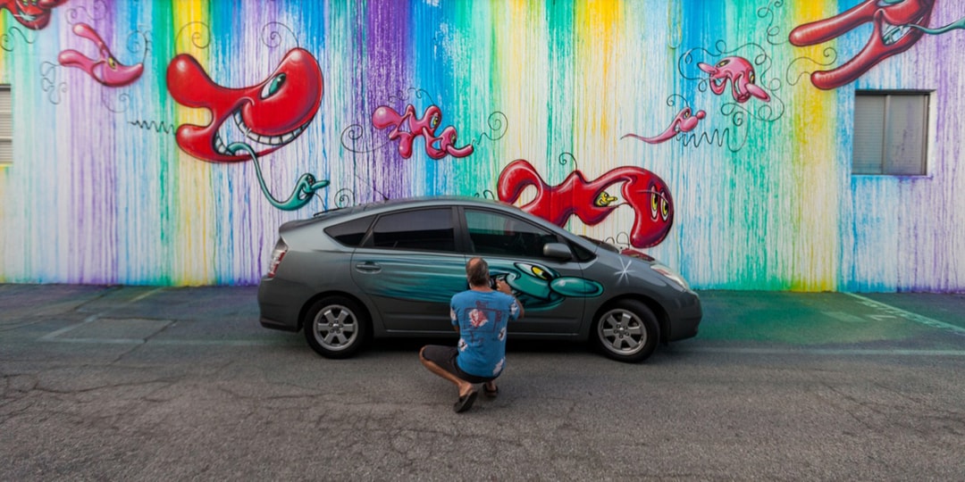 Художник Кенни Шарф раскрасил Prius одного счастливчика фаната для своей серии “Karbombz”