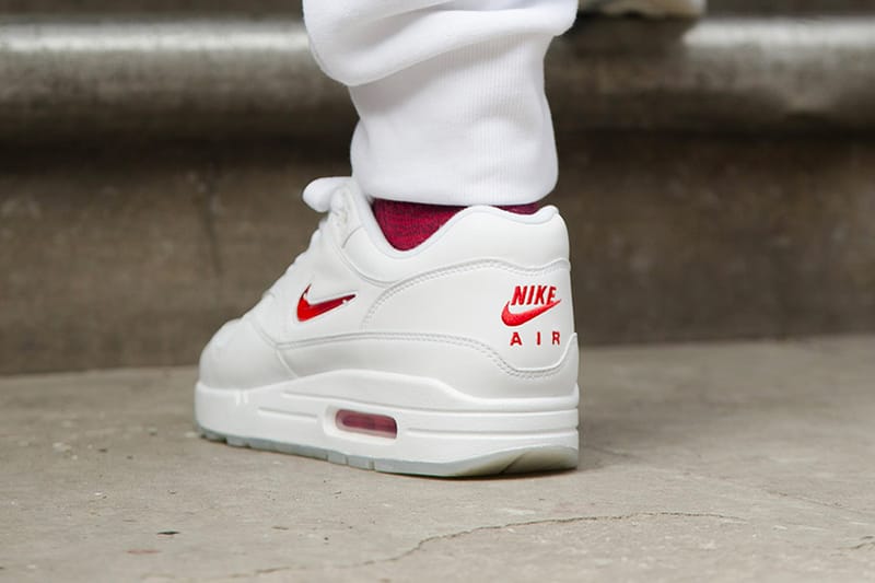 Air max discount 1 jewel white