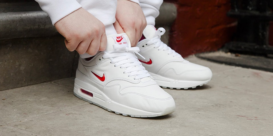 nike air max 1 red and white