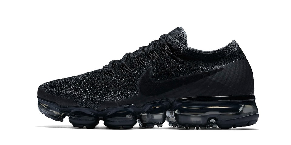 nike vapormax flyknit triple black
