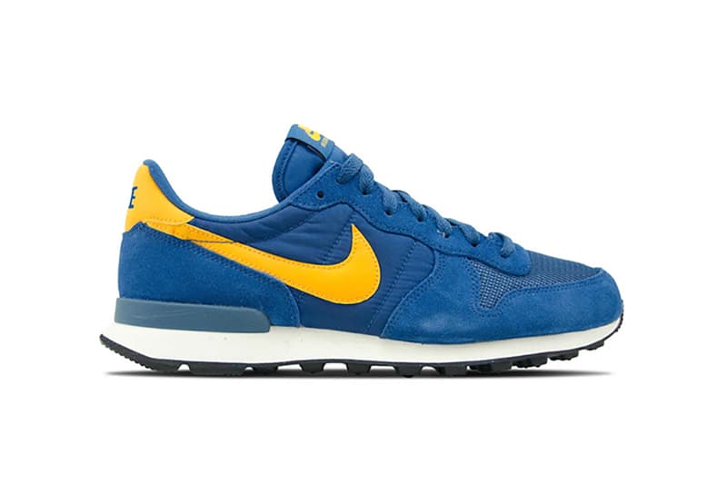 nike wmns internationalist blau